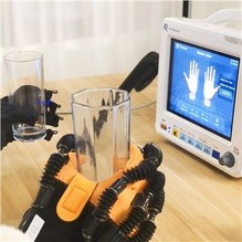 Exoskeleton rokavice za vadbo prstov